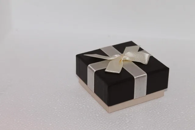gift, gift box, box, gift wrapping, ribbon, souvenir box, packaging, jewelry case, case, gift, gift box, gift box, gift box, gift box, gift box. Planning packaging that protects the product